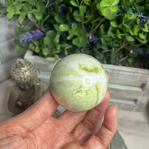 Green Jade Crystal Sphere - Picture 3 of 3